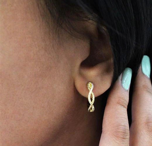 How to remove clear plastic from earring back SO SIMPLE 