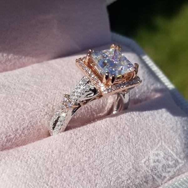 Princess cut ring halo online