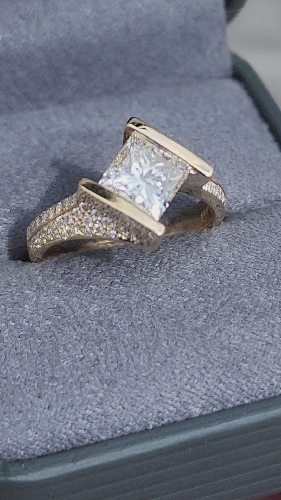 Princess cut bezel set diamond ring online