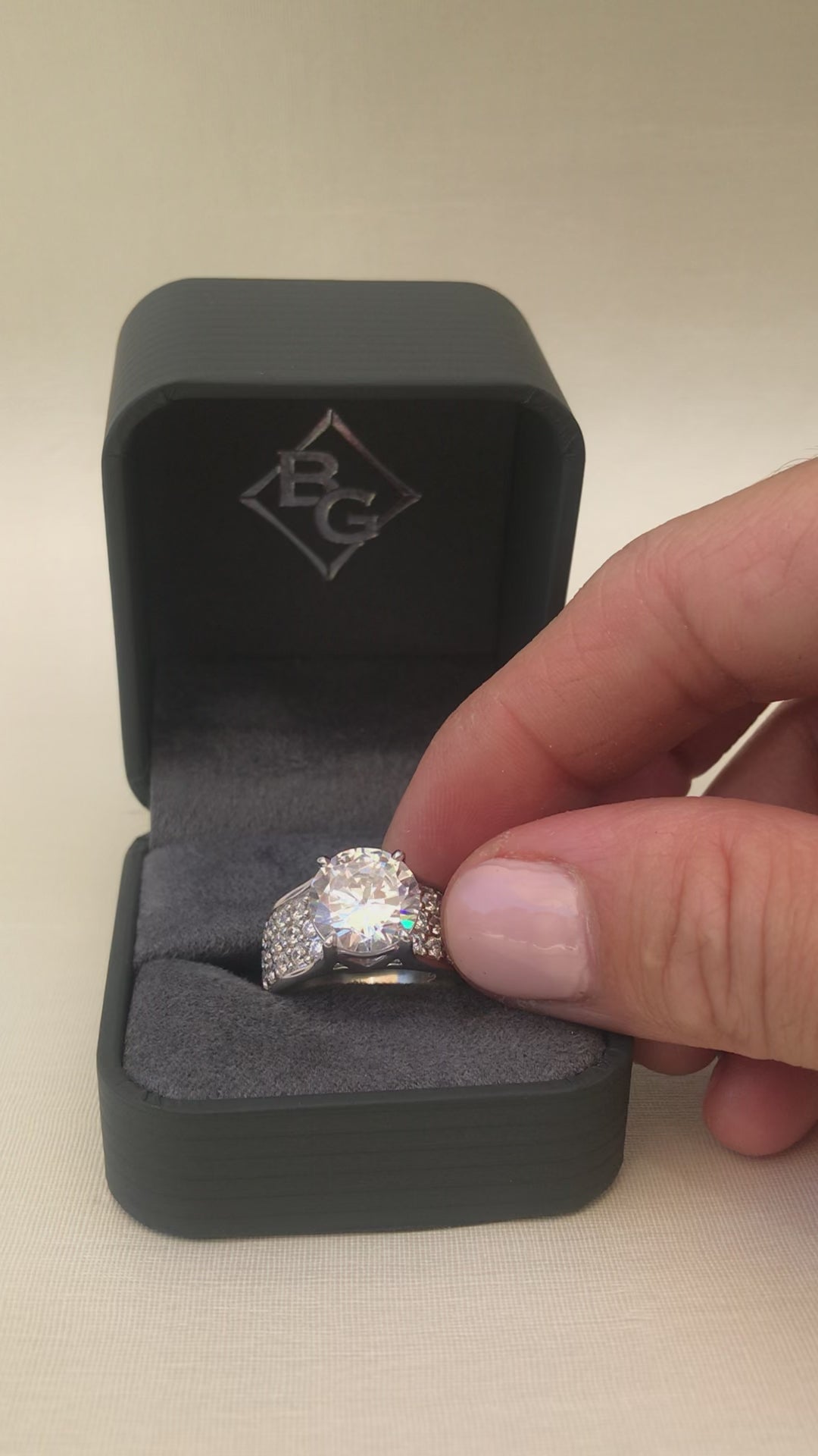 Video of Ben Garelick BGLG 4 Carat Round Cut Lab-Grown Tension Style Diamond Engagement Ring