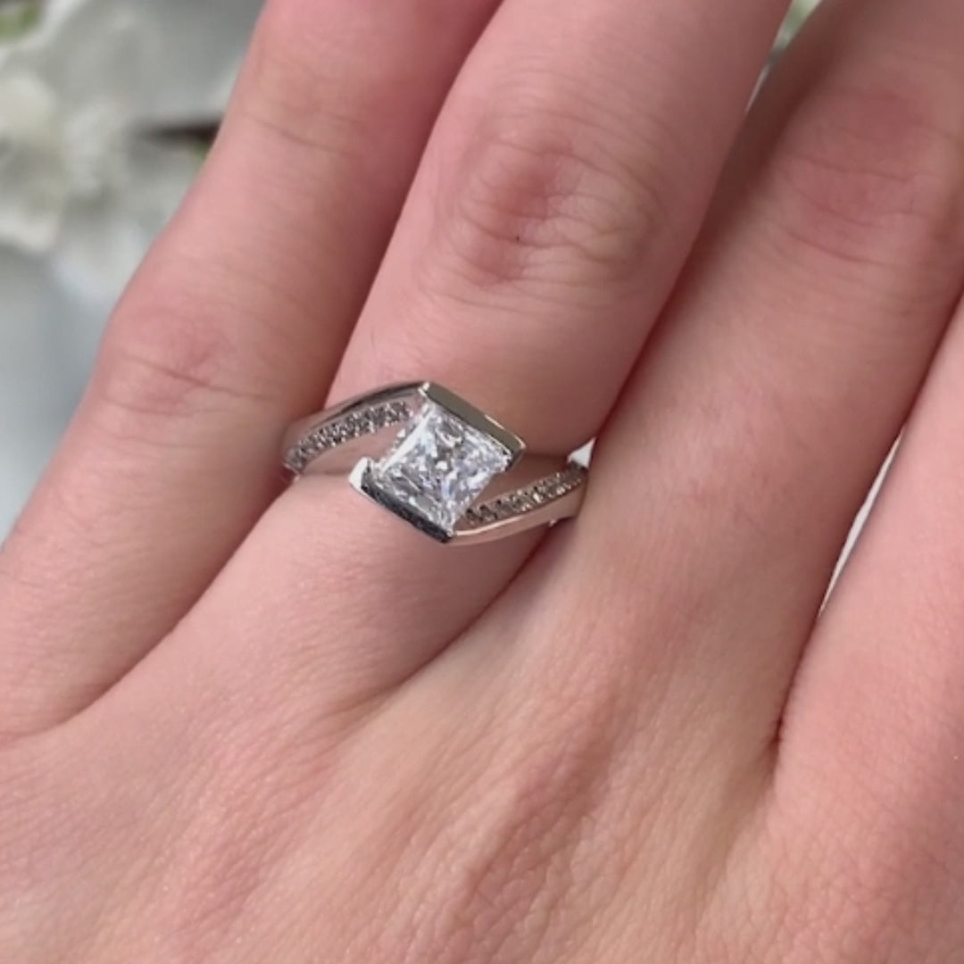 S4014 - Fana Classic Round Diamond Solitaire Engagement Ring