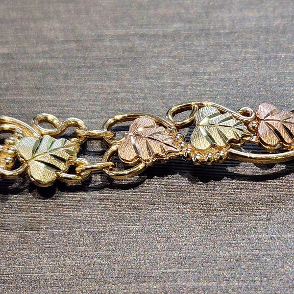 Leaf Charm Bracelet in 10K Yellow Gold